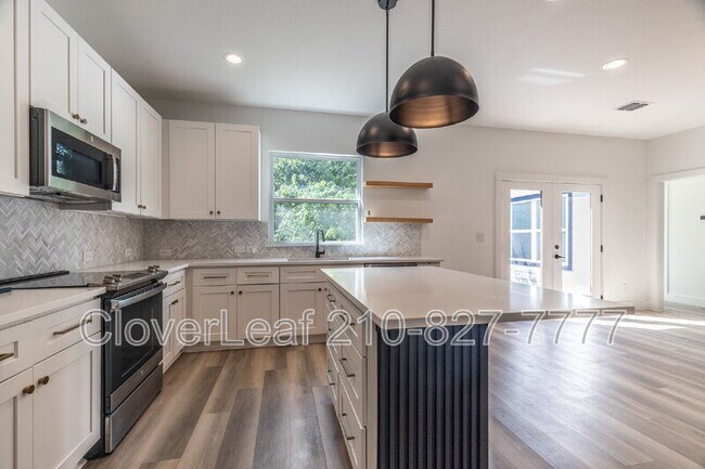 Building Photo - 1934 Lamar St