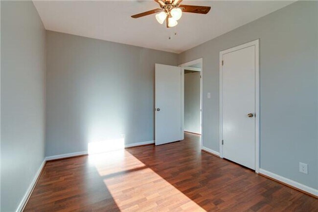 Building Photo - For Rent – Spacious 4 Bedroom Home Near Fo...