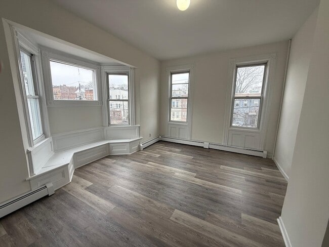 Building Photo - 4619 Park Ave