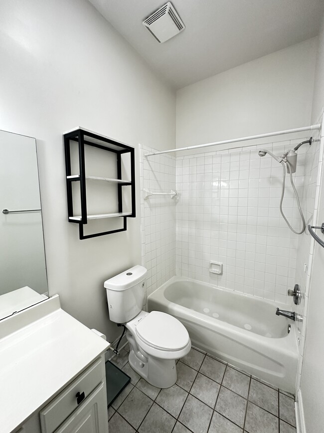 Secondary bathroom - 756 N Davidson St