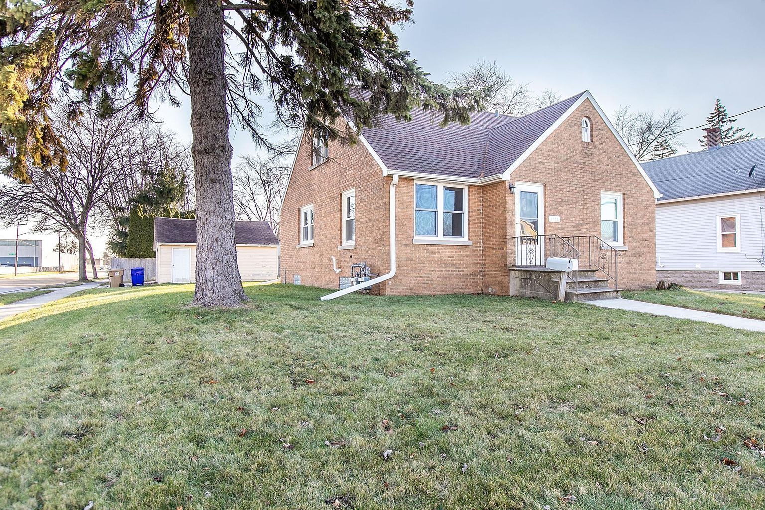 Building Photo - 1705 31st St