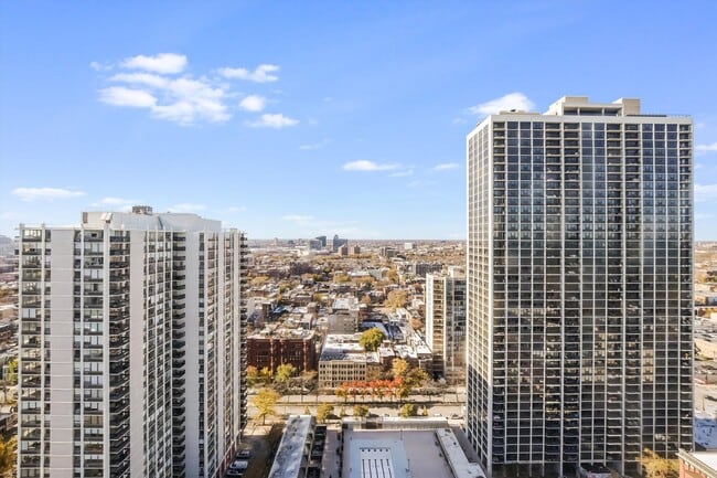 Building Photo - 70 W Burton Pl