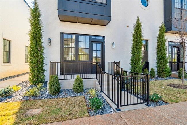 Building Photo - 18814 Selah Wy