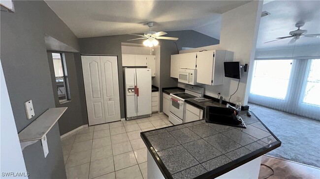 Building Photo - 1648 Cheshire Cir W
