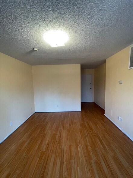 Building Photo - 3118 San Jacinto St