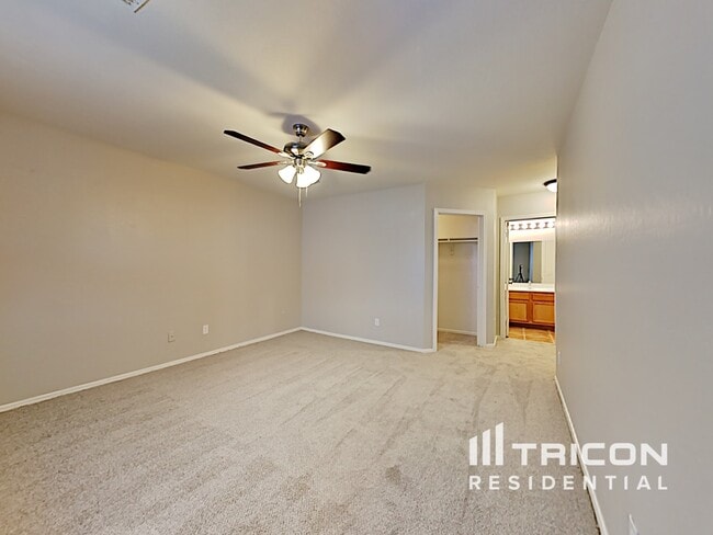 Building Photo - 3332 W Wayland Dr
