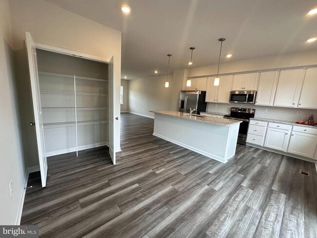 Building Photo - 327 Sandy Btm Cir