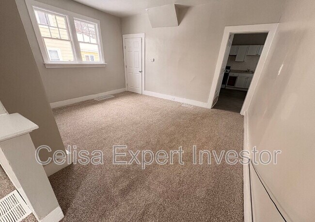 Building Photo - 710 3rd St