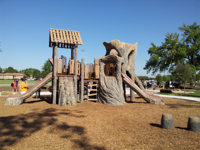 Play Ground - Parker Square Apartments (EPMTx)