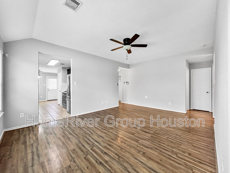 Building Photo - 4311 Amaryllis Ave