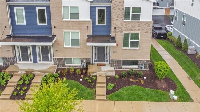 Building Photo - 29W710 Cambridge Ct