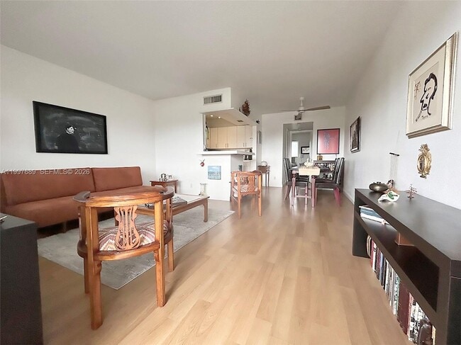 Building Photo - 1400 NE 54th St