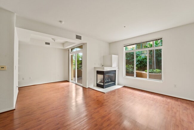 Living Room - 2400 5th Ave