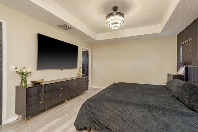 Building Photo - 6405 Autumn Woods Way