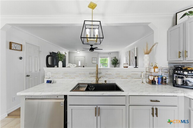 Building Photo - 148 Willow View