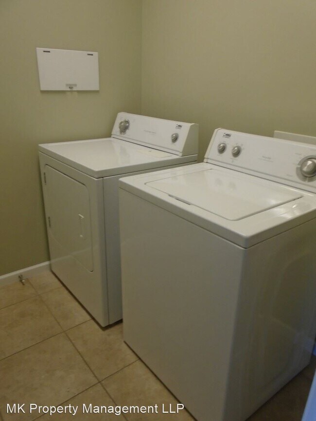 Building Photo - 2 br, 1 bath House - 1109 Moro B