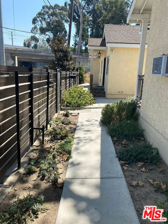 Building Photo - 2244 Ripple St