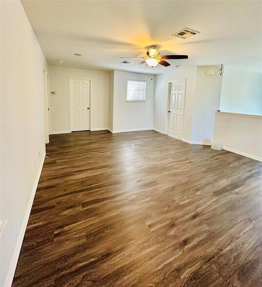 Building Photo - 2800 Canyon Valley Run