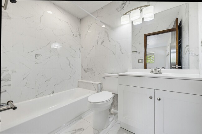 Building Photo - 7 Autumnwood Trail