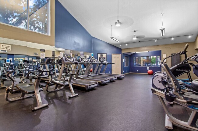 Building Photo - Fully Furnished 2-Bedroom Condo with Balcony – The Met, Woodland Hills