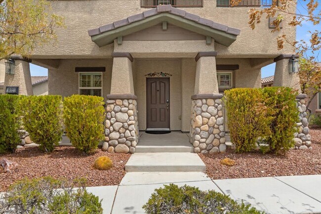 Building Photo - 3 Bd with Entertainer's Kitchen and Open C...
