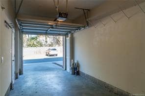 Building Photo - Fabulous South End Condo for Immediate Lease! Water included!