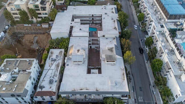 Building Photo - Fully remodeled 2BR/2BA Condo in prime West Hollywood!