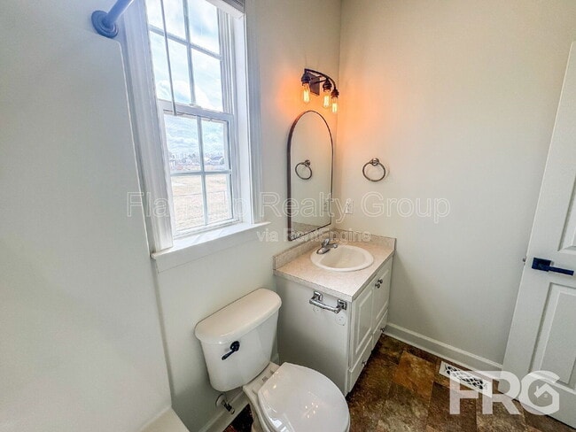 Building Photo - 115 Remount Rd