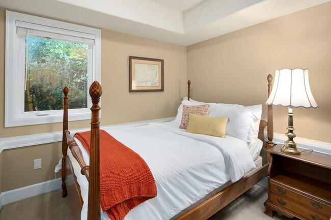 Building Photo - 2717 E Yesler Wy