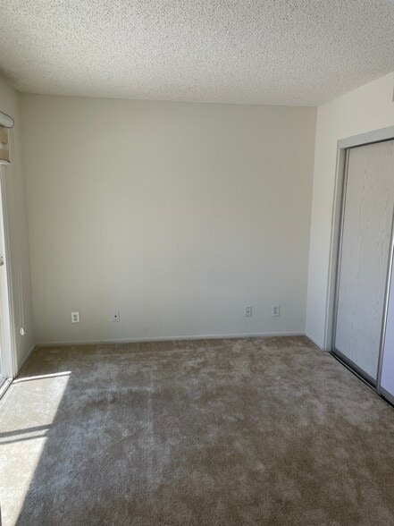 Room #1 Main Floor - 21112 Rose