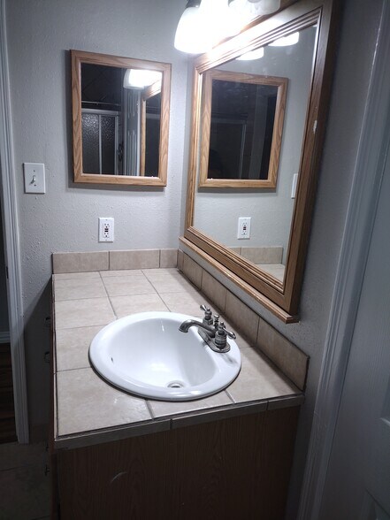 Building Photo - 3506 Cove View Blvd