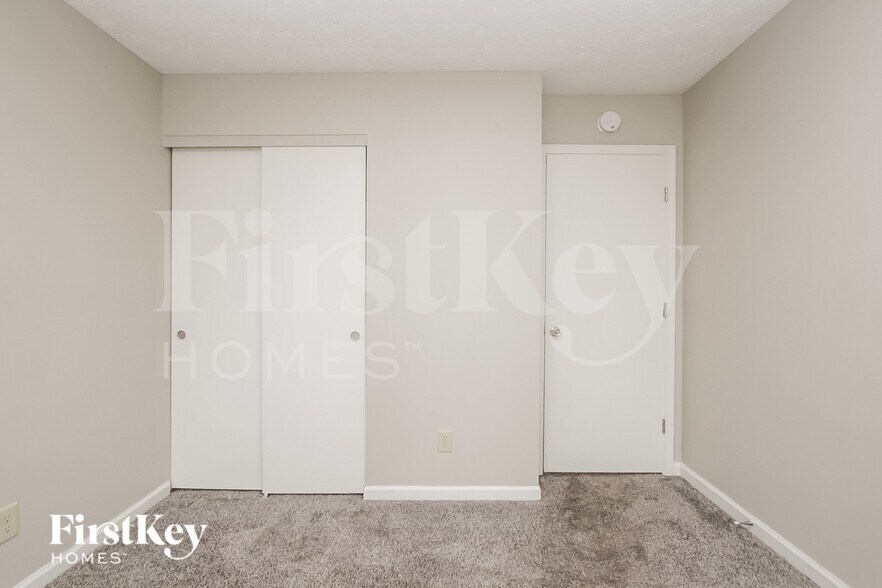 Building Photo - 4496 Braemar Dr