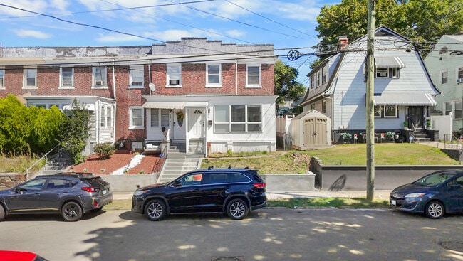 Building Photo - 366 Remington St