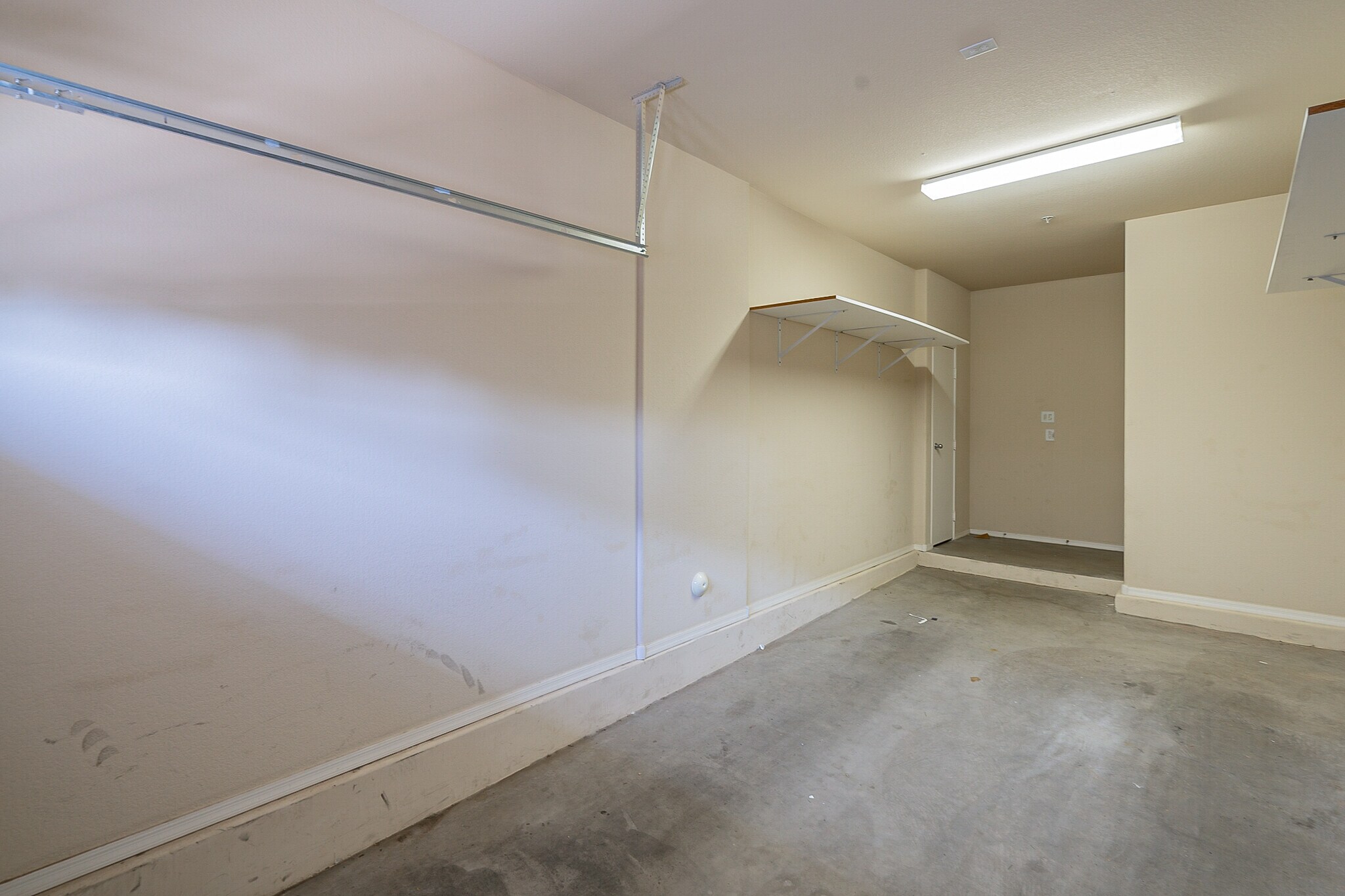 Building Photo - 2725 E Mine Creek Rd