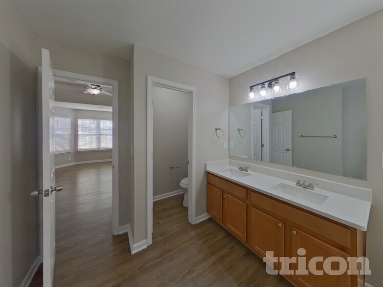 Building Photo - 1911 Kingstree Dr