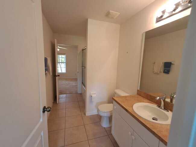 Building Photo - 1306 Diplomat Pkwy W