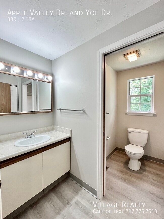 Building Photo - 914 Apple Valley Dr