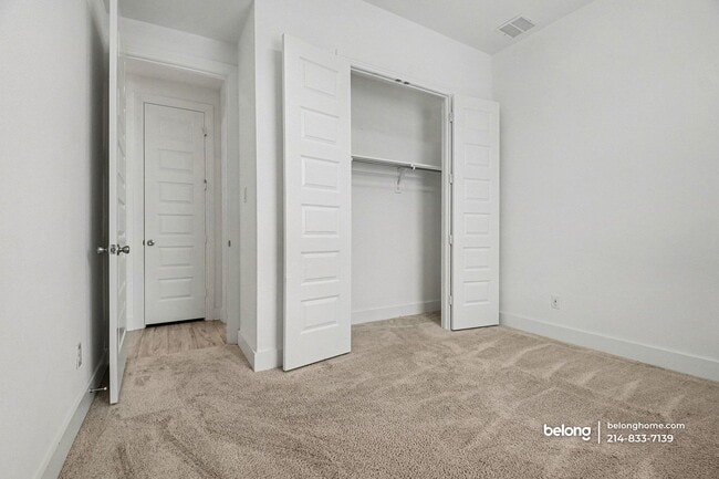 Building Photo - 3801 Blue Yucca Ln