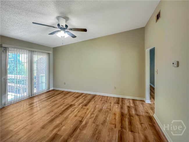 Building Photo - 406 Riverview Dr