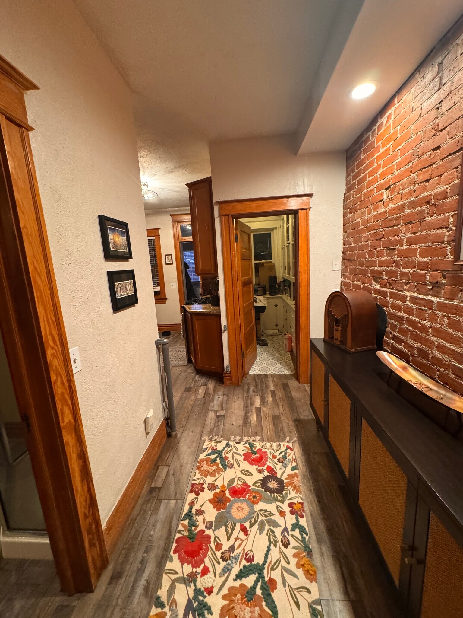 Hallway/butlers pantry - 2415 N Vine St