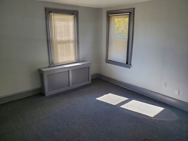 Building Photo - 6000 N 19th St