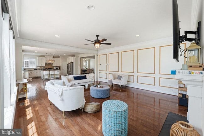 Building Photo - 6526 Wayside Pl