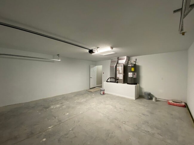 Building Photo - Custom Home - Desirable SW Dunnellon Neigh...