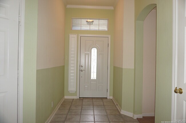 Building Photo - 6114 Oakwood Trail