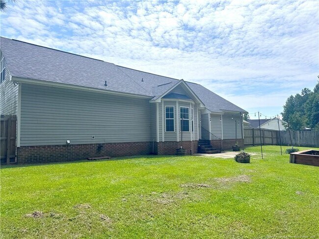 Building Photo - 206 Van Buren Dr