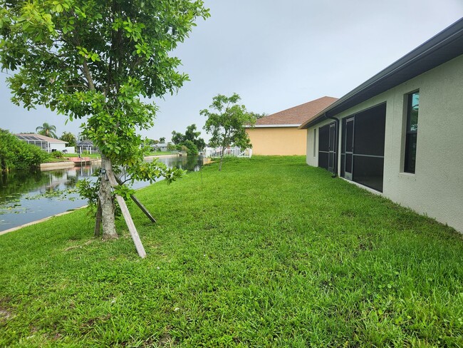 Building Photo - Duplex for rent