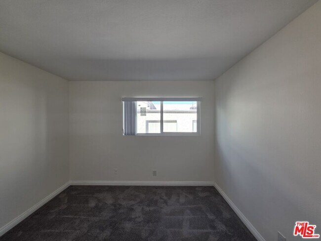 Building Photo - 517 N Francisca Ave