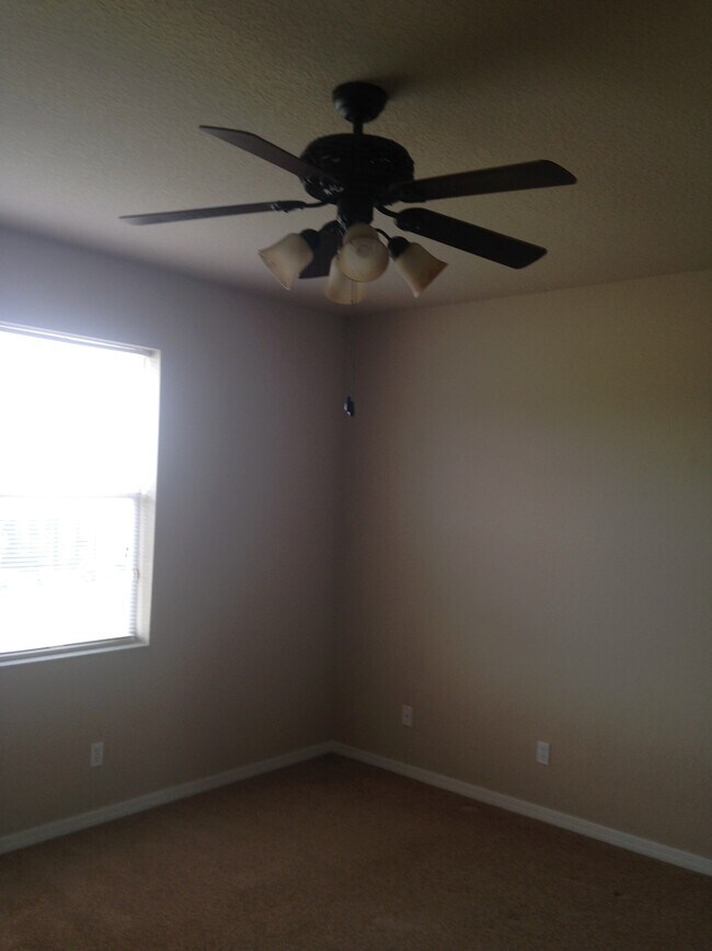 Building Photo - 5590 53rd Ave