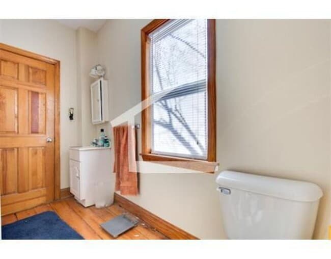 Building Photo - Mission Hill Area. Available September 1. In-Unit Laundry, Central Heat, Deck, Eat-in Kitchen.