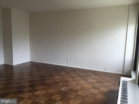 Building Photo - 210 Locust St